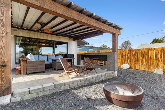 1204 W 26th Avenue, Kennewick, WA 99337