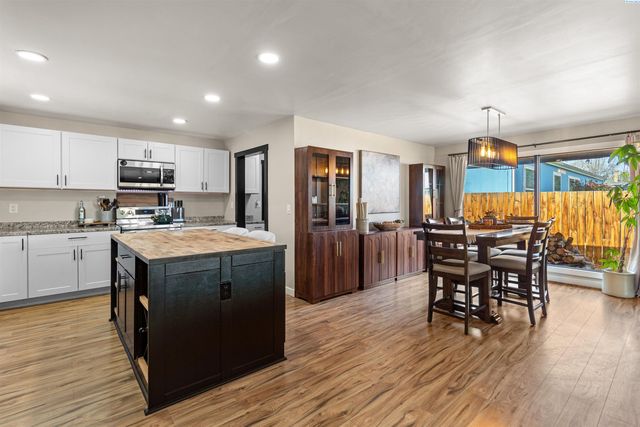 1204 W 26th Avenue, Kennewick, WA 99337