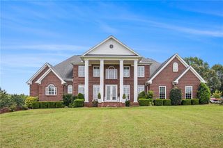 6652 Ben Parks Road, Murrayville, GA 30564
