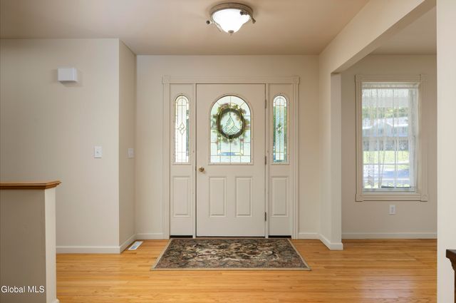7 Glen Court, Queensbury, NY 12804