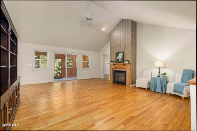 7 Glen Court, Queensbury, NY 12804