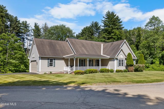 7 Glen Court, Queensbury, NY 12804