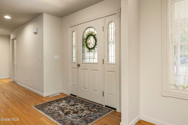 7 Glen Court, Queensbury, NY 12804