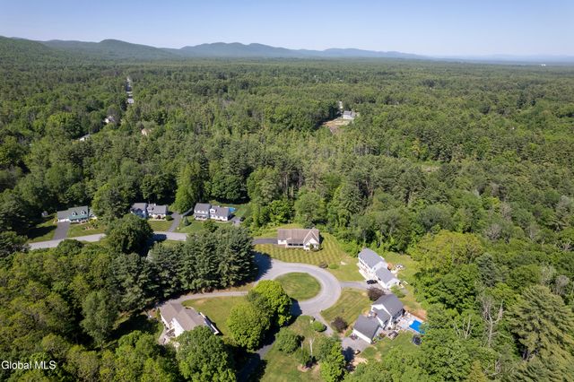 7 Glen Court, Queensbury, NY 12804