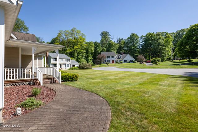 7 Glen Court, Queensbury, NY 12804