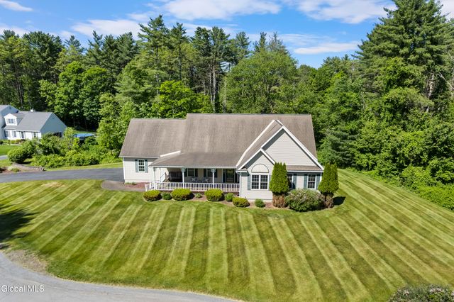7 Glen Court, Queensbury, NY 12804