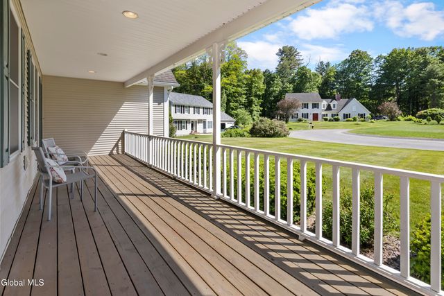 7 Glen Court, Queensbury, NY 12804