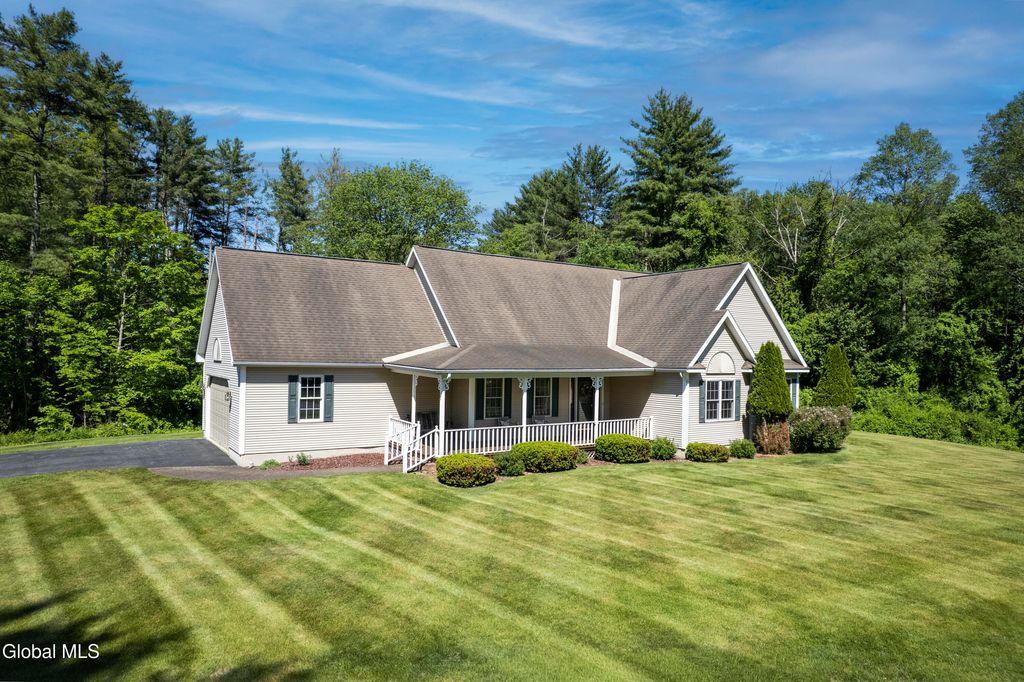7 Glen Court, Queensbury, NY 12804