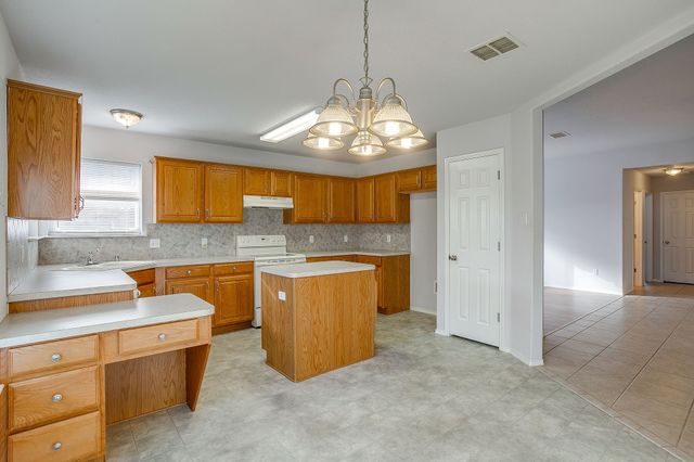 706 Hill Lane, Cleburne, TX 76033