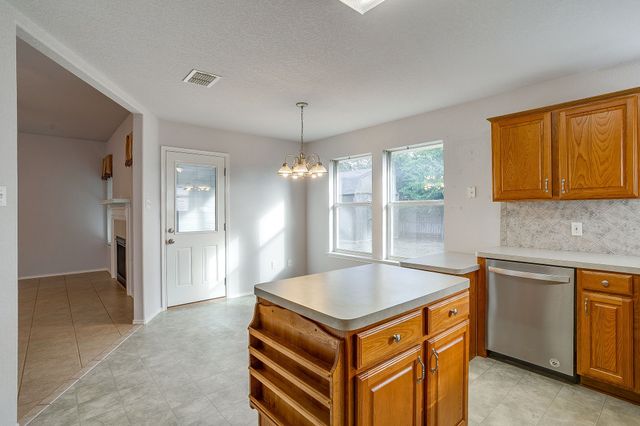 706 Hill Lane, Cleburne, TX 76033