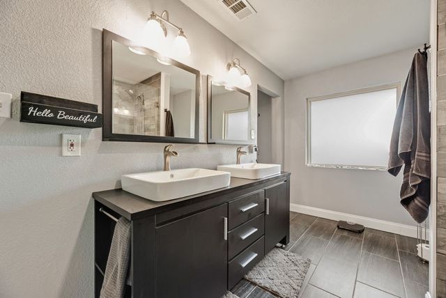 222 Prairie Creek Road, Red Oak, TX 75154