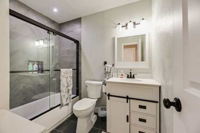 222 Prairie Creek Road, Red Oak, TX 75154