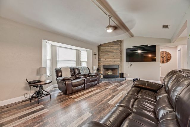 222 Prairie Creek Road, Red Oak, TX 75154