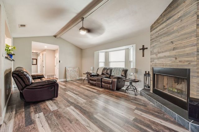 222 Prairie Creek Road, Red Oak, TX 75154