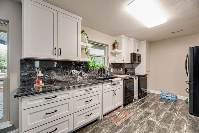 222 Prairie Creek Road, Red Oak, TX 75154