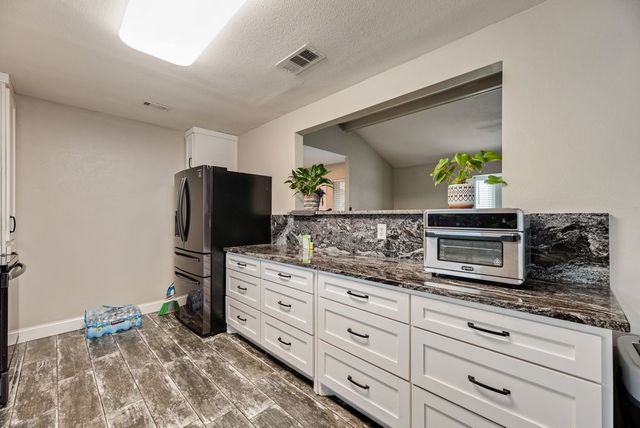 222 Prairie Creek Road, Red Oak, TX 75154