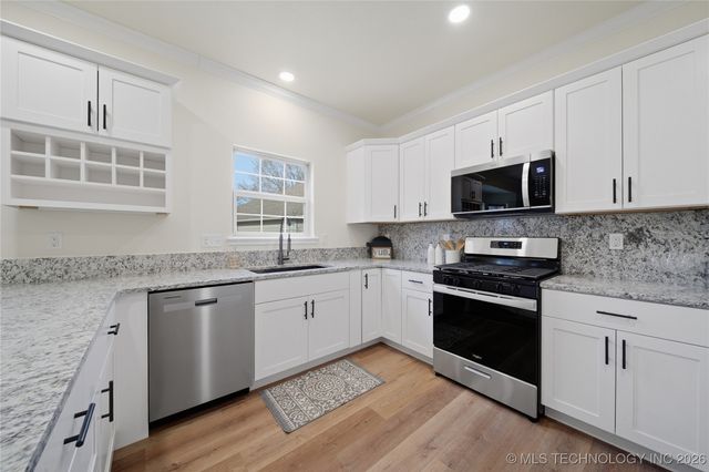 11410 S Mulberry Circle, Jenks, OK 74037