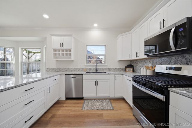 11410 S Mulberry Circle, Jenks, OK 74037