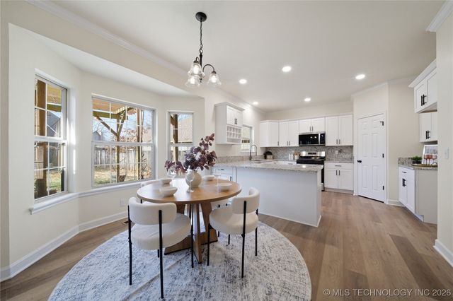 11410 S Mulberry Circle, Jenks, OK 74037