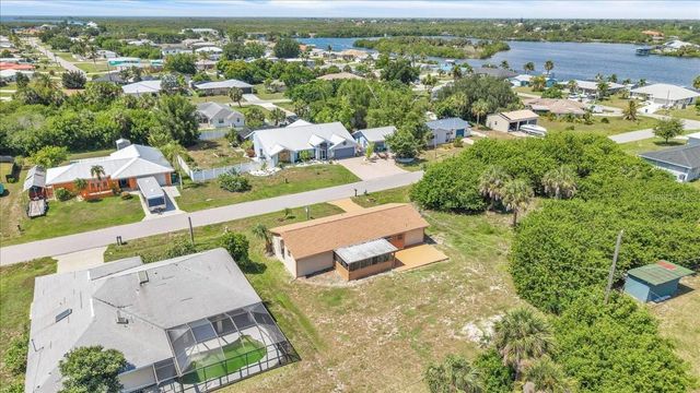 528 MAGNOLIA AVENUE NW, Port Charlotte, FL 33952