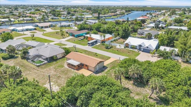 528 MAGNOLIA AVENUE NW, Port Charlotte, FL 33952