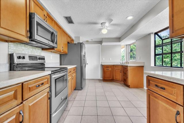 528 MAGNOLIA AVENUE NW, Port Charlotte, FL 33952