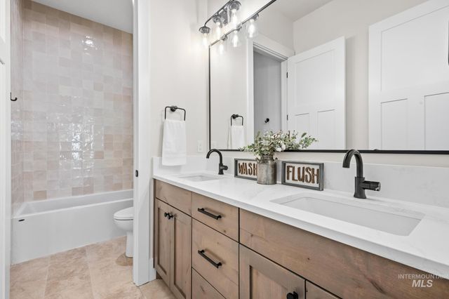 435 S Diesel Way, Boise, ID 83716