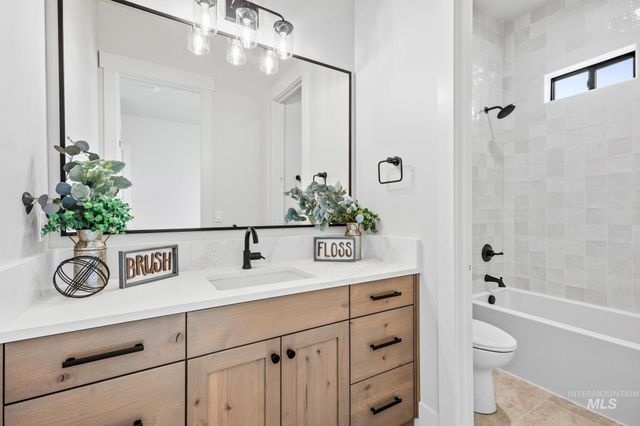 435 S Diesel Way, Boise, ID 83716