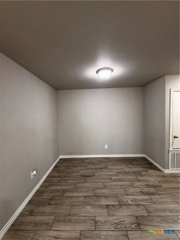 2108 Saulsbury Drive B, Temple, TX 76504