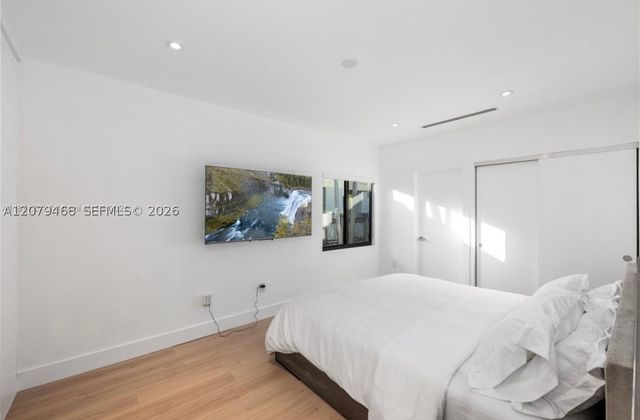 900 W 47th Ct, Miami Beach, FL 33140