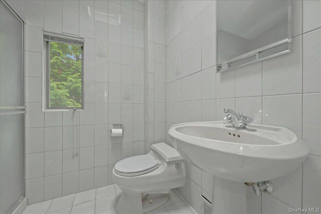 2 Crabtree Lane, Roslyn, NY 11576