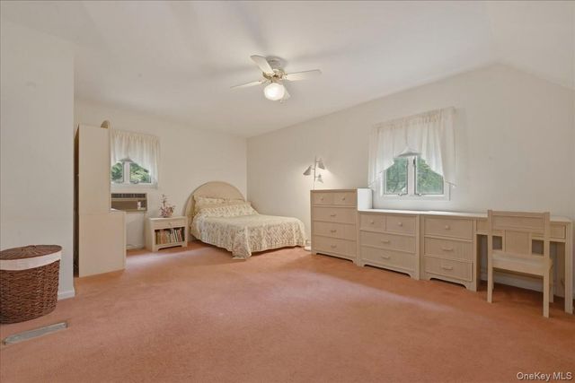 2 Crabtree Lane, Roslyn, NY 11576