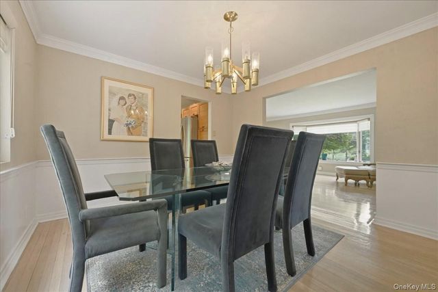 2 Crabtree Lane, Roslyn, NY 11576