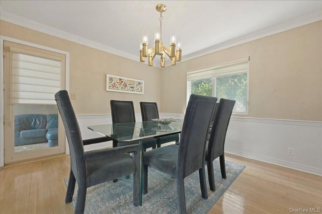 2 Crabtree Lane, Roslyn, NY 11576