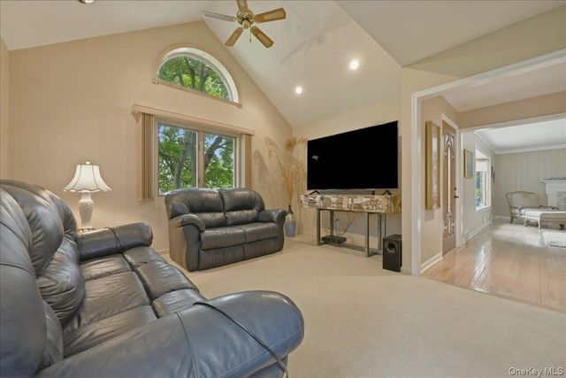 2 Crabtree Lane, Roslyn, NY 11576
