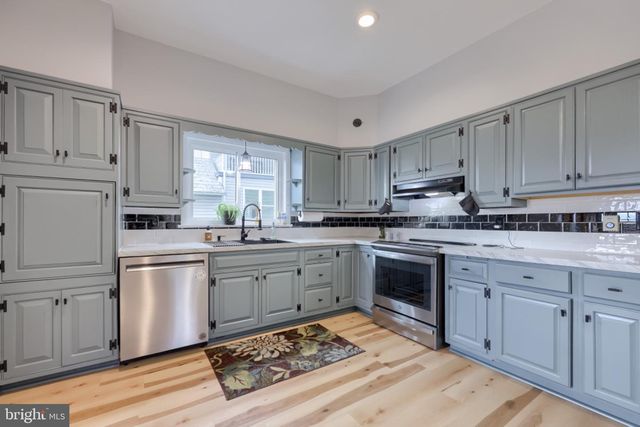 205 E MAIN ST, Terre Hill, PA 17581