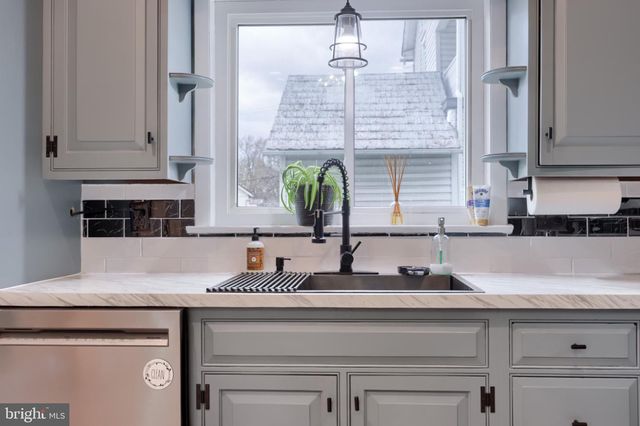 205 E MAIN ST, Terre Hill, PA 17581