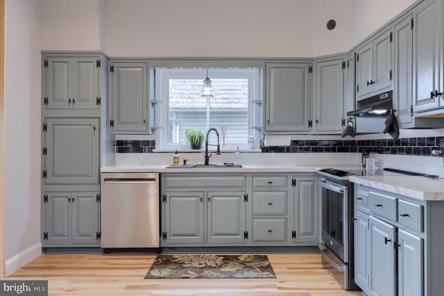 205 E MAIN ST, Terre Hill, PA 17581