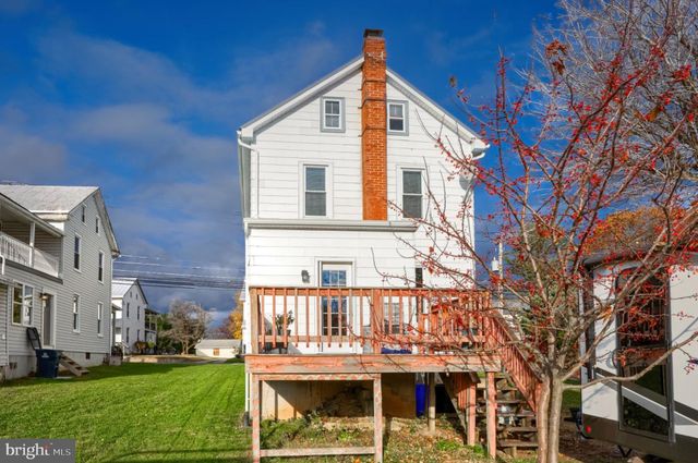 205 E MAIN ST, Terre Hill, PA 17581