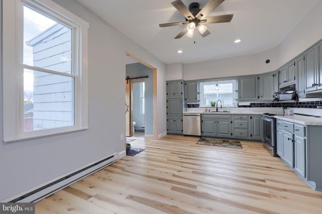 205 E MAIN ST, Terre Hill, PA 17581