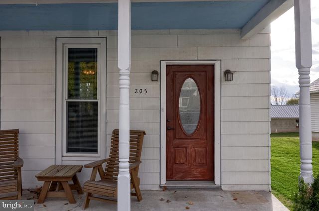 205 E MAIN ST, Terre Hill, PA 17581