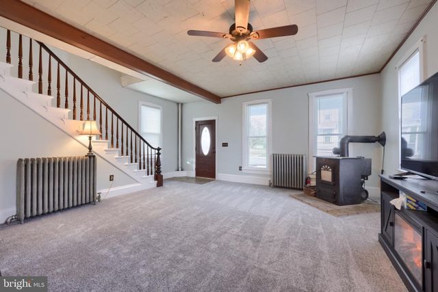 205 E MAIN ST, Terre Hill, PA 17581