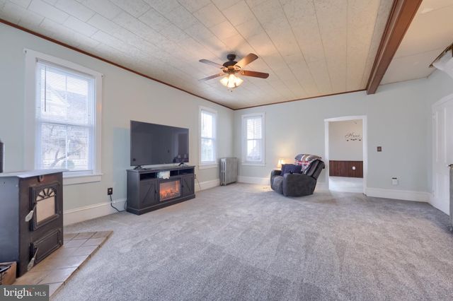 205 E MAIN ST, Terre Hill, PA 17581