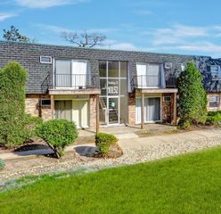 10152 S 84th Terrace 12-109, Palos Hills, IL 60465