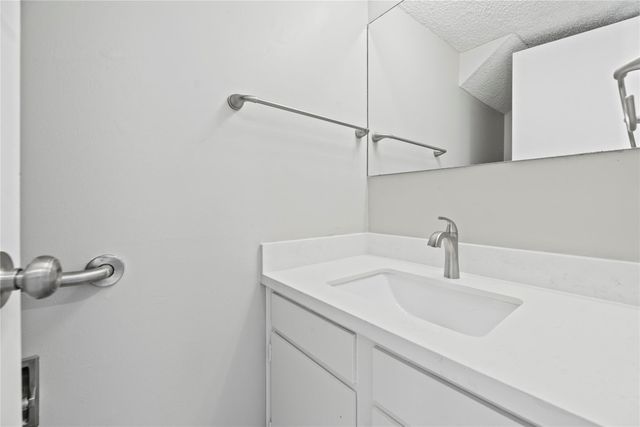 2212 Shadowdale Drive 358, Houston, TX 77043