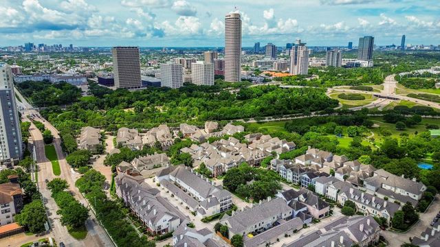 3322 Crosspark Place, Houston, TX 77007