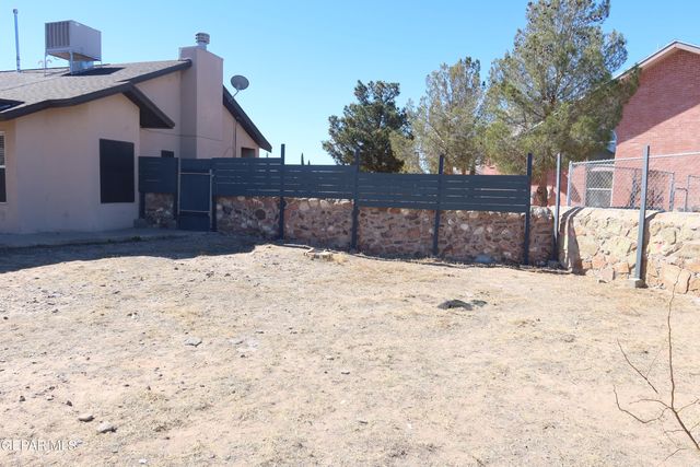 5732 GREEN CASTLE Road, El Paso, TX 79932