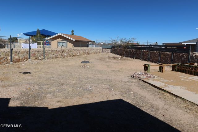 5732 GREEN CASTLE Road, El Paso, TX 79932