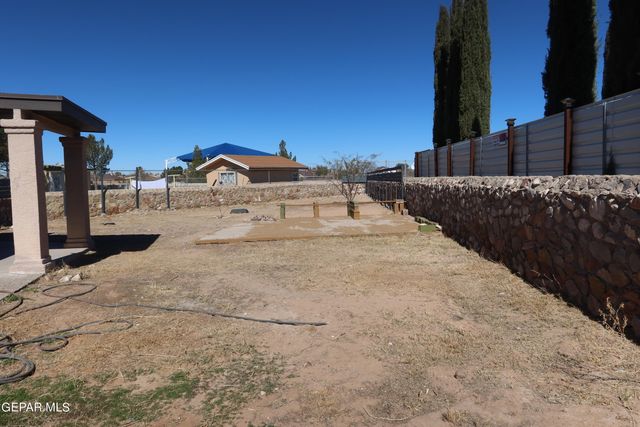 5732 GREEN CASTLE Road, El Paso, TX 79932