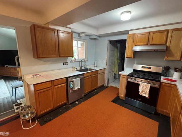 13346 Ledwon Street, Shelby Twp, MI 48315